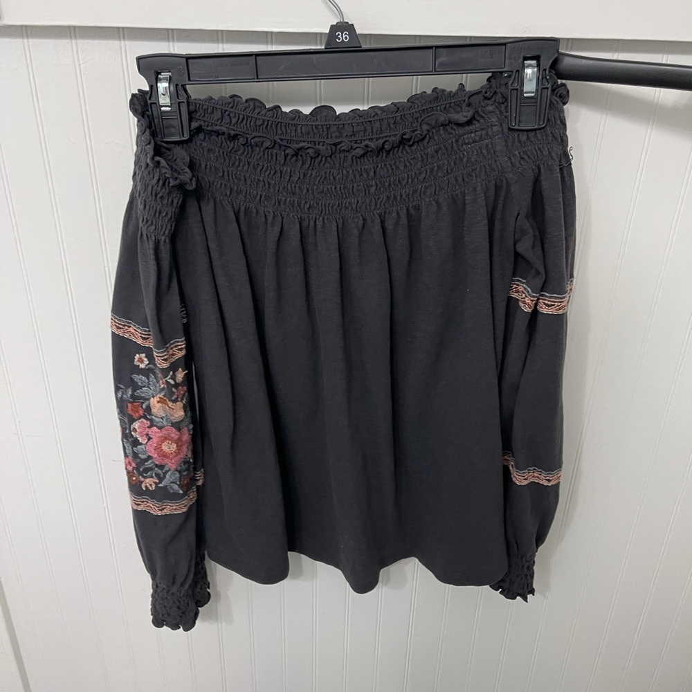 American Eagle Off the Shoulder Top